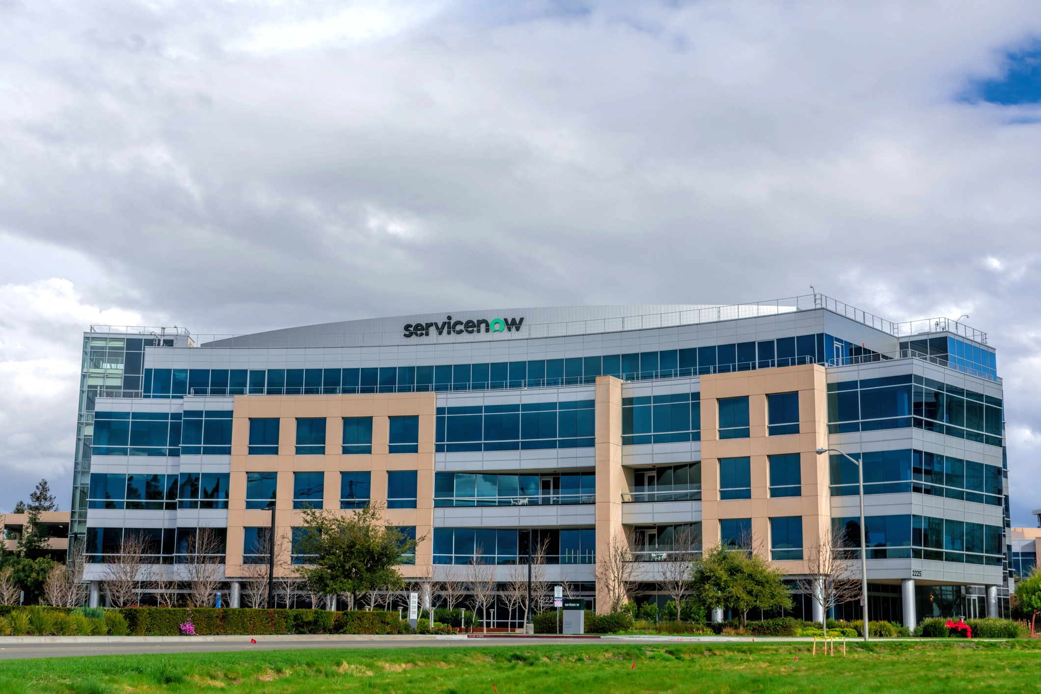 ServiceNow Off Campus Drive 2023